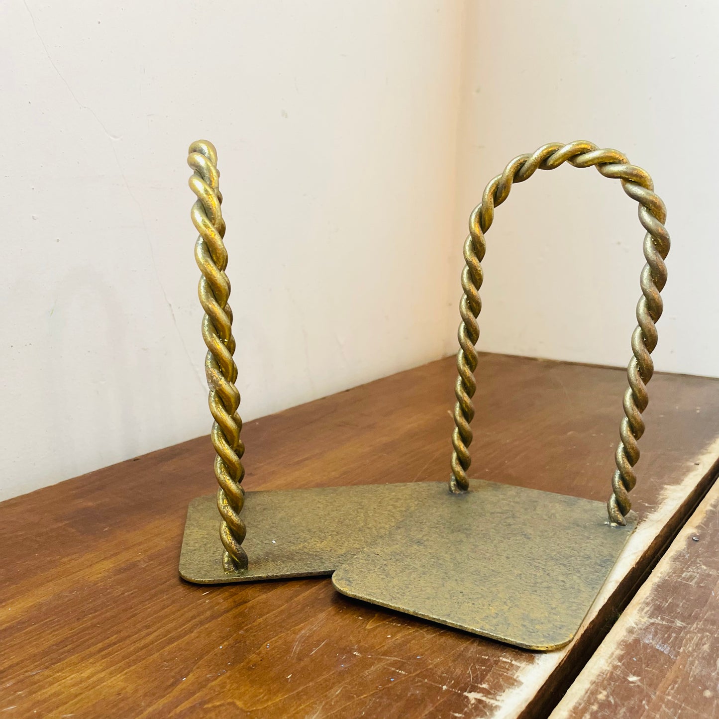 Twisted Metal Arched Bookends