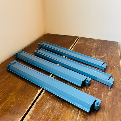 Porcelain Blue Mahjong Tile Rack & Pusher Set