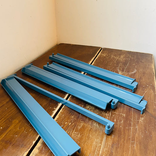 Porcelain Blue Mahjong Tile Rack & Pusher Set