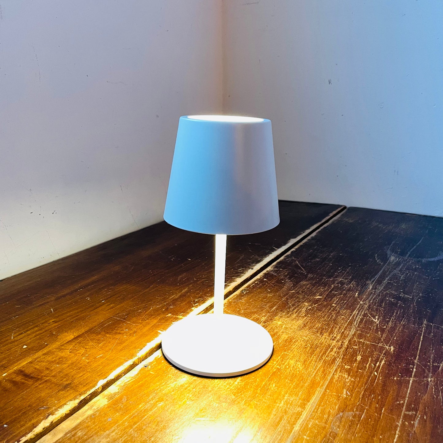 Ivory Tap Touch Table Lamp