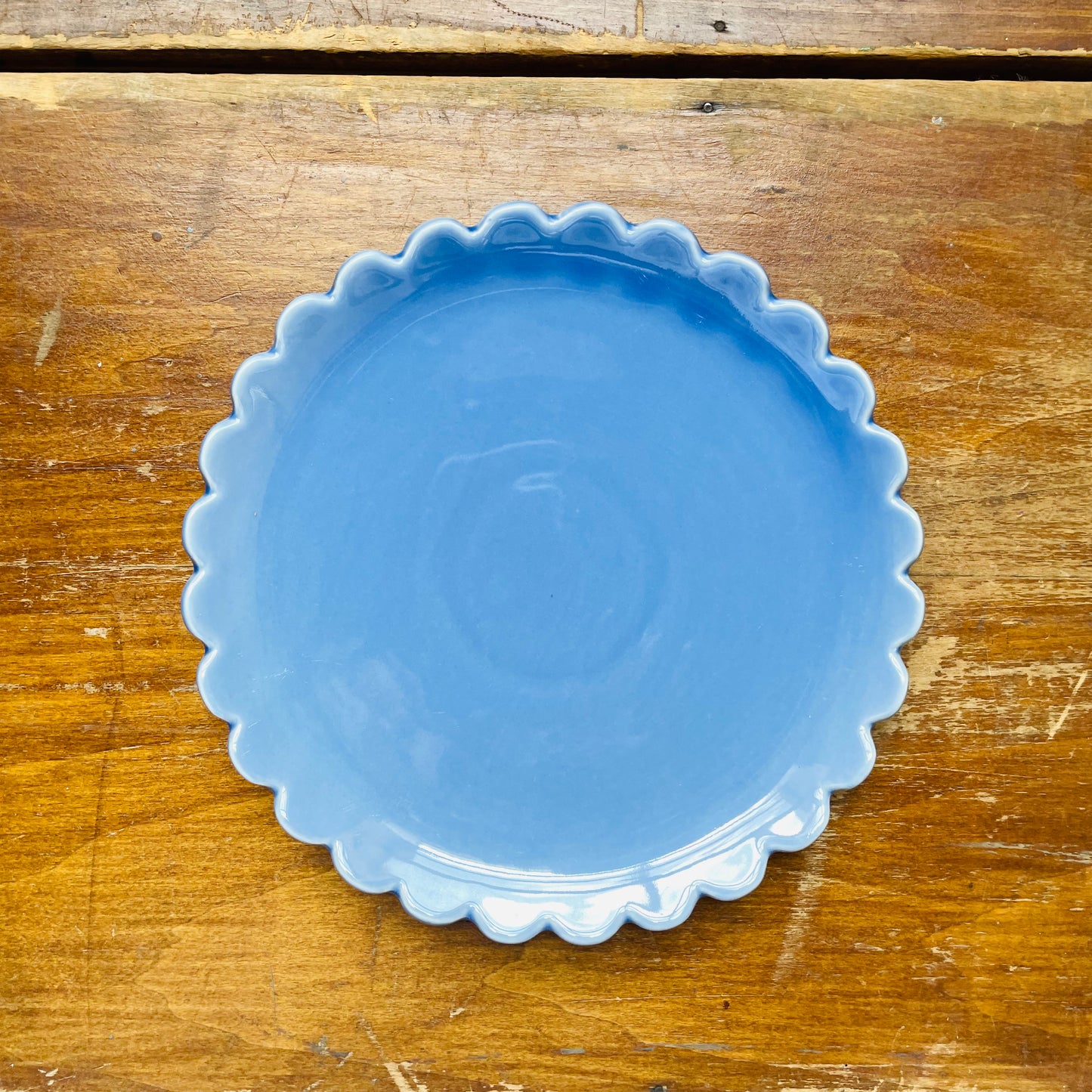 Scalloped Edge Stoneware Plate