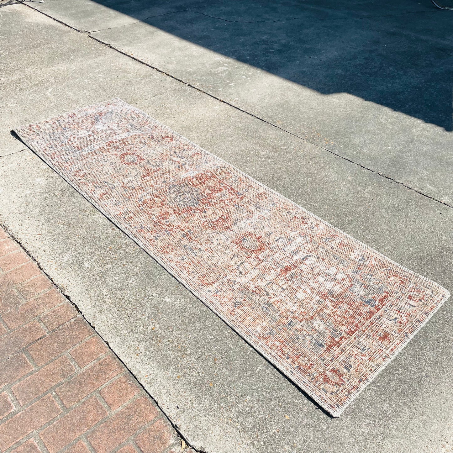 Alexandria 2'5" x 8' Runner Rug