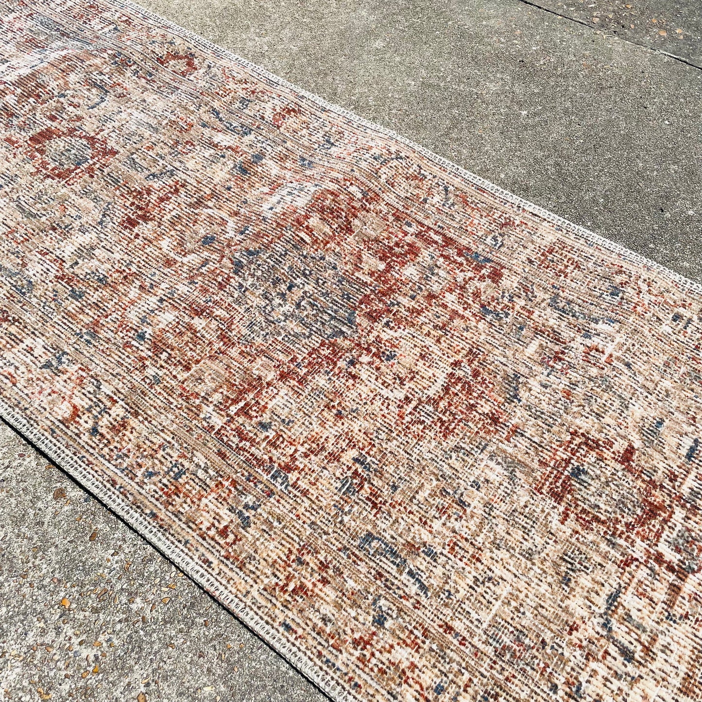 Alexandria 2'5" x 8' Runner Rug