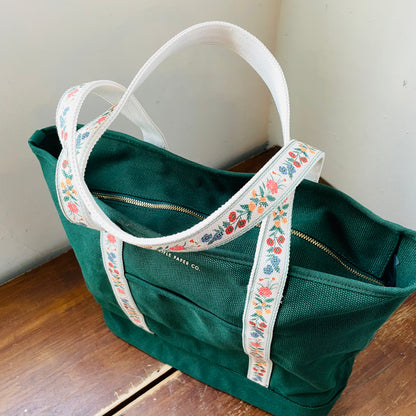 Garden Study Canvas Carry All