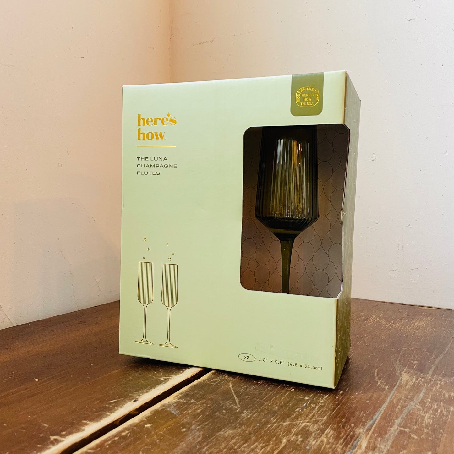 The Luna Set of Champagne Flutes: Olive